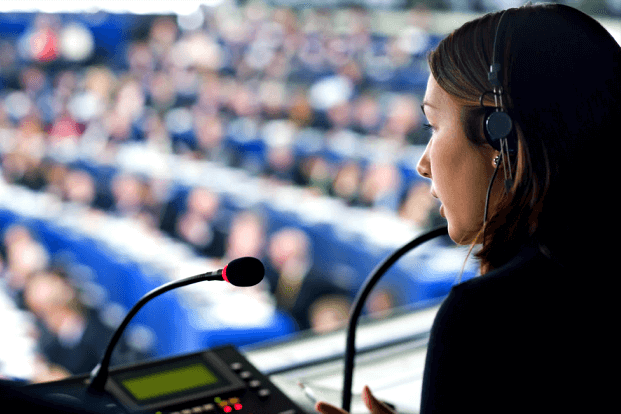 Equipamentos para interpretação simultânea