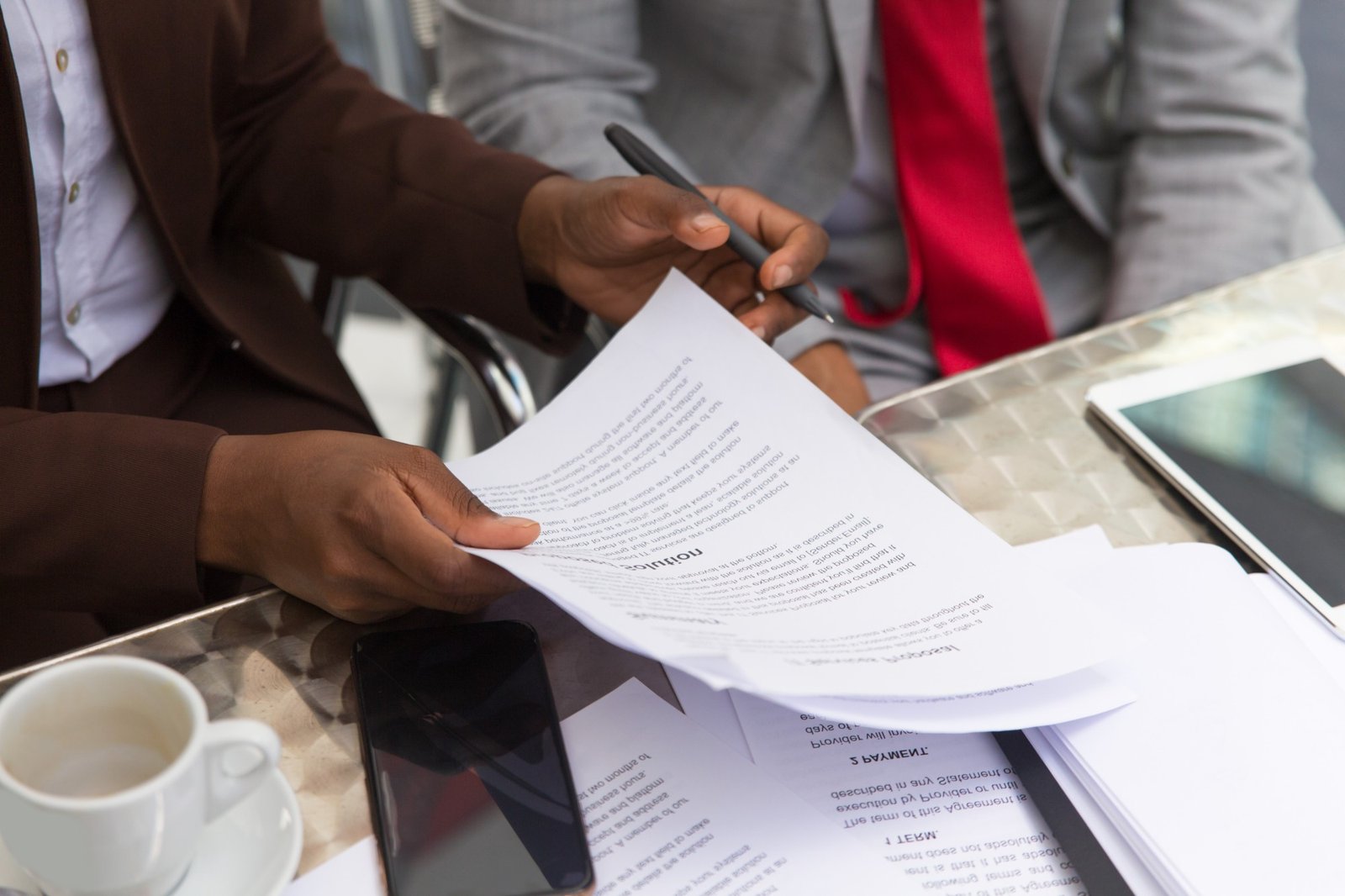 Tradução de Ajuramentada